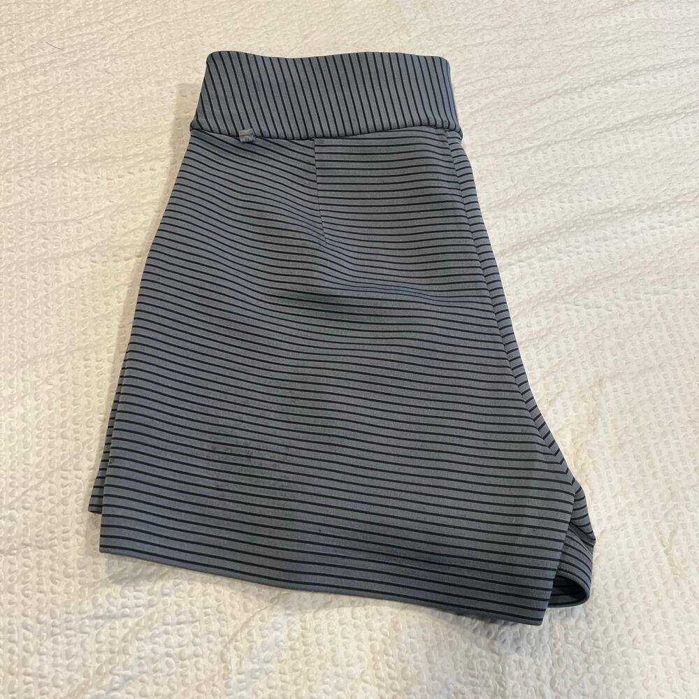 Lululemon Shaped Shorts size 8 women 3” inseam